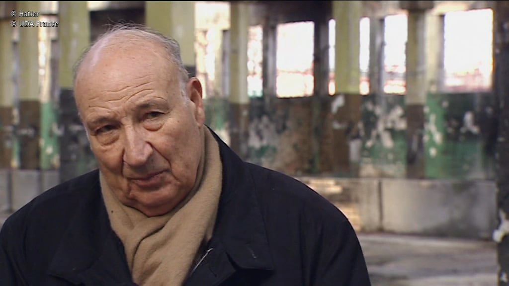 « Vous ne savez pas ce qui se passe ici, Monsieur le directeur ? »